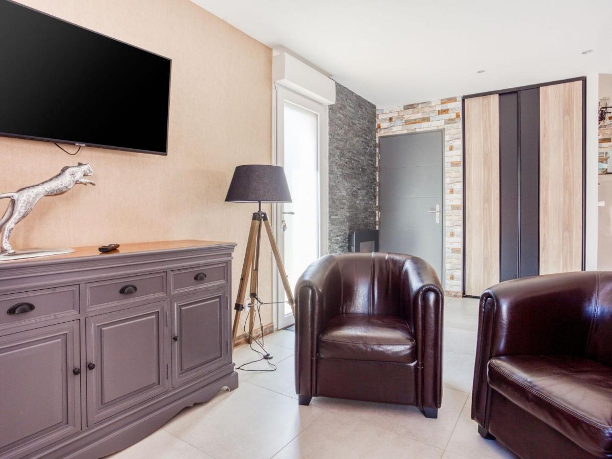 Cosy Apartment In Eperlecques With Fireplace Oda fotoğraf