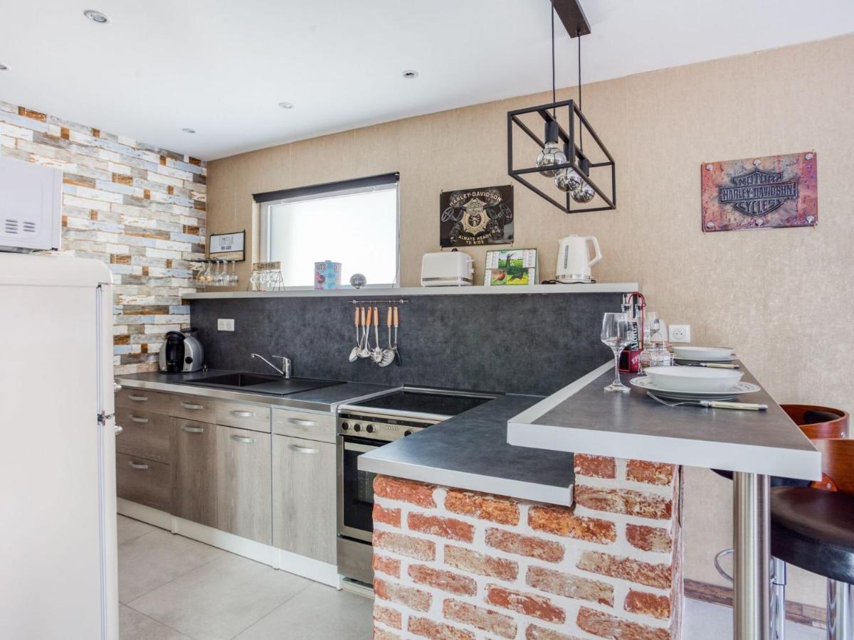 Cosy Apartment In Eperlecques With Fireplace Oda fotoğraf
